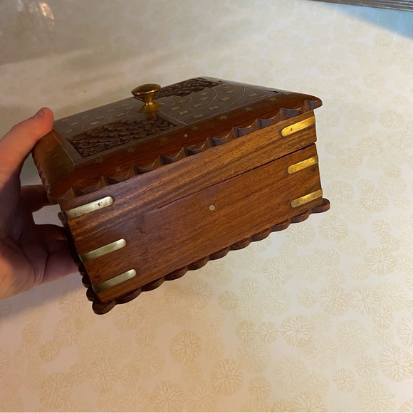 Vintage unique solid wood brass inlay ornate design keepsake box jewelry box - Picture 4 of 8